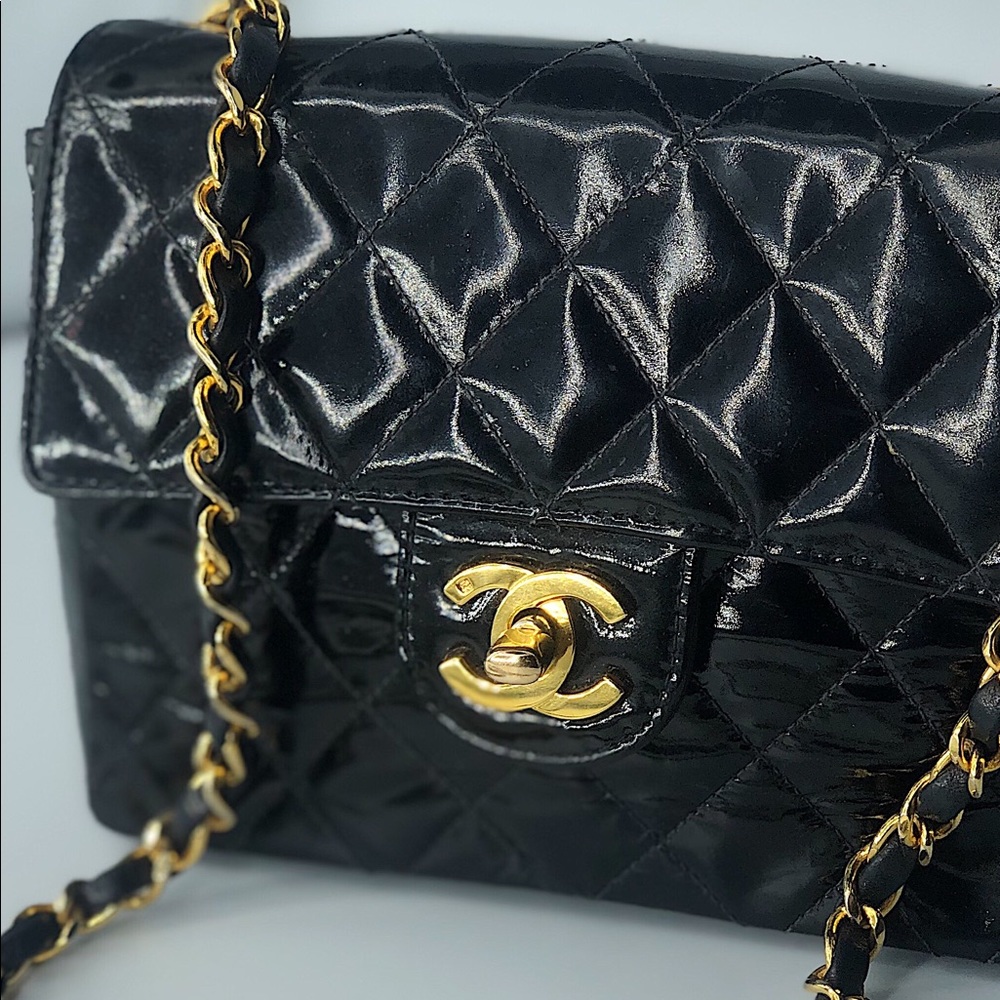 1990 Chanel Small Classic Flap Patent Calfskin Quilted Shoulder Bag  // Vintage